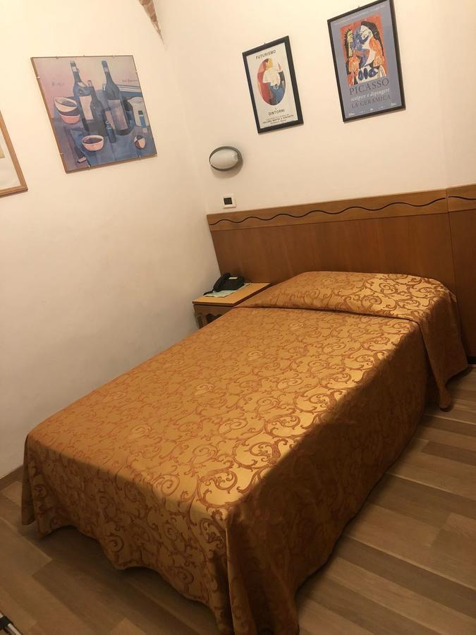 Hotel Nuova Italia Firenze Bagian luar foto