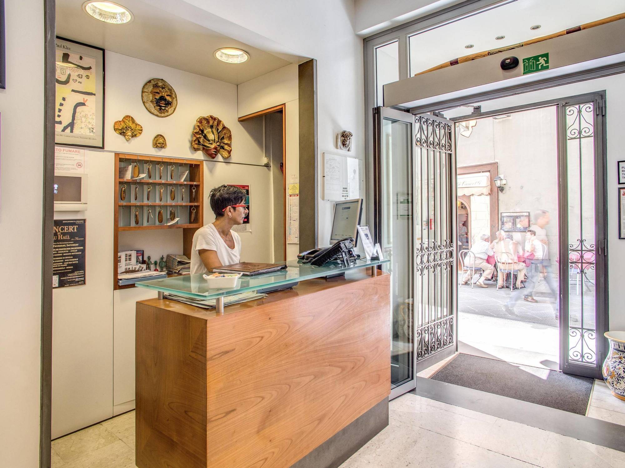 Hotel Nuova Italia Firenze Bagian luar foto