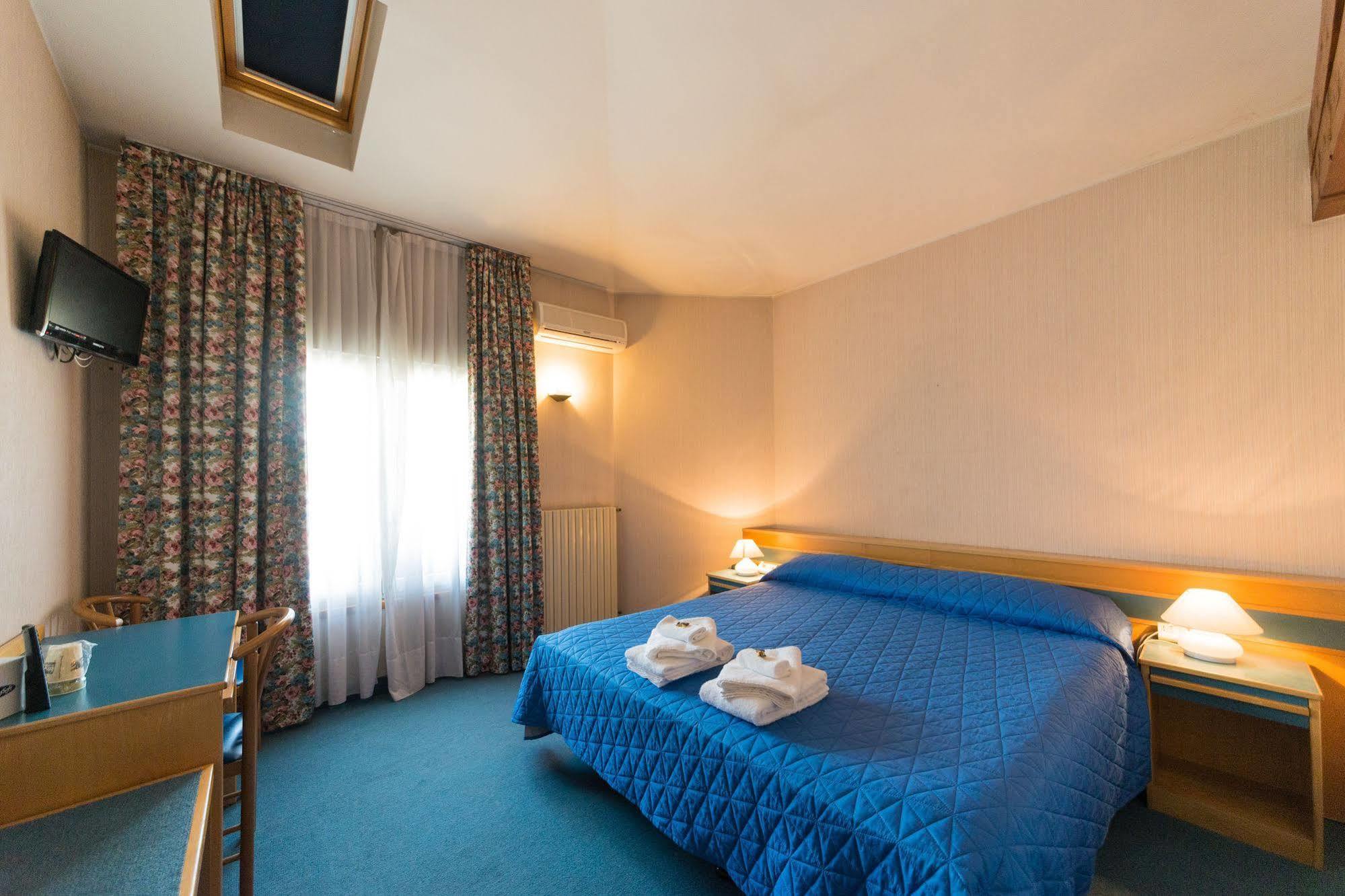 Hotel Nuova Italia Firenze Bagian luar foto