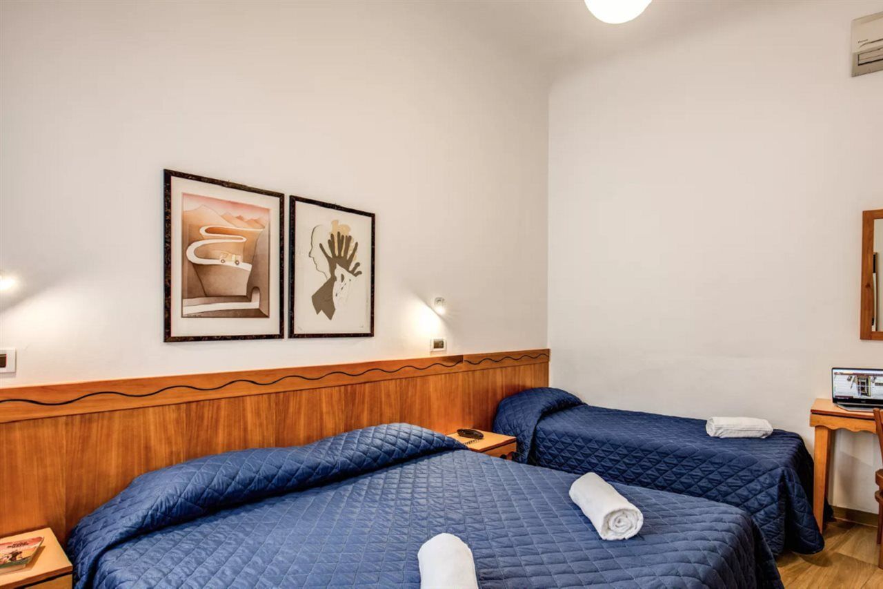 Hotel Nuova Italia Firenze Bagian luar foto